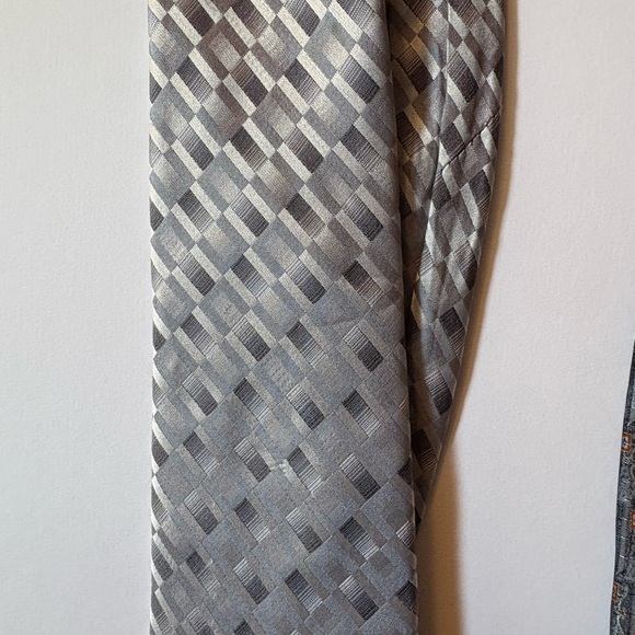 Gray Geometric Patterned Ties - Picture 2 of 5